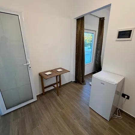 Adam House Appartement Kamez